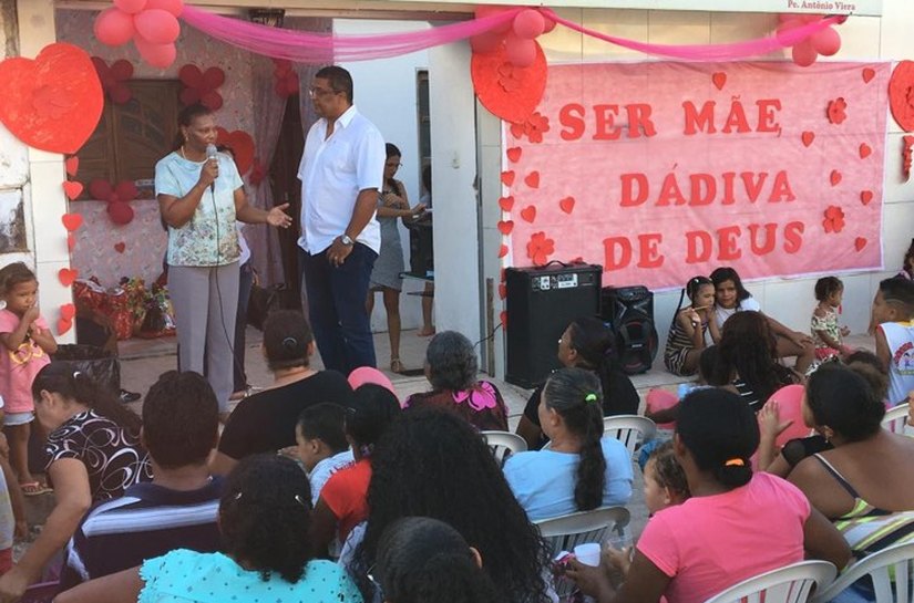 Vereadora Fátima Santiago promove festa para as mamães do Tabuleiro Novo