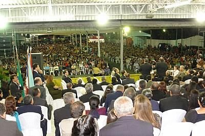 Igreja reunida no Castelo do Desfiladeiro em 2007