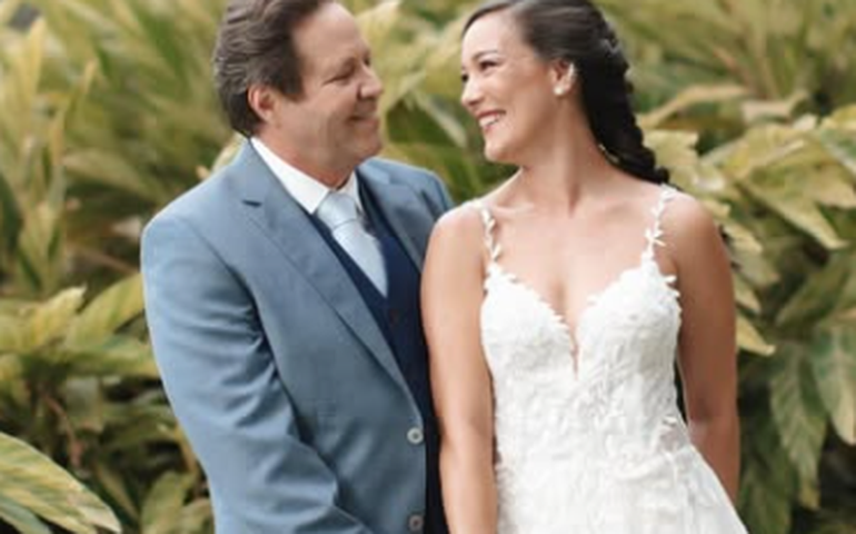 A atriz Adriana Birolli se casou com Ivan Zettel no Rio de Janeiro