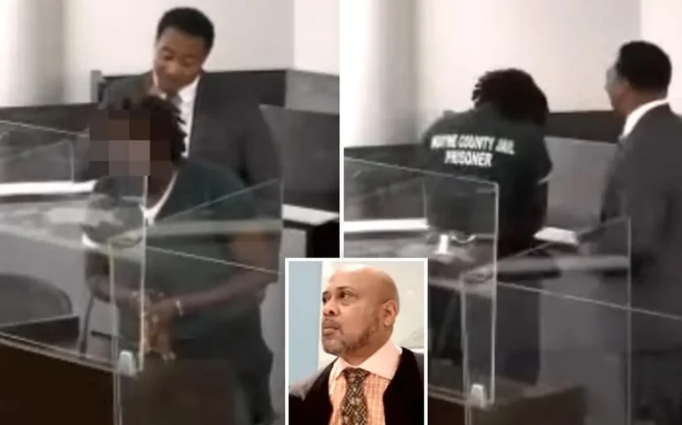 Juiz dos EUA algema menina por dormir durante visita no tribunal
