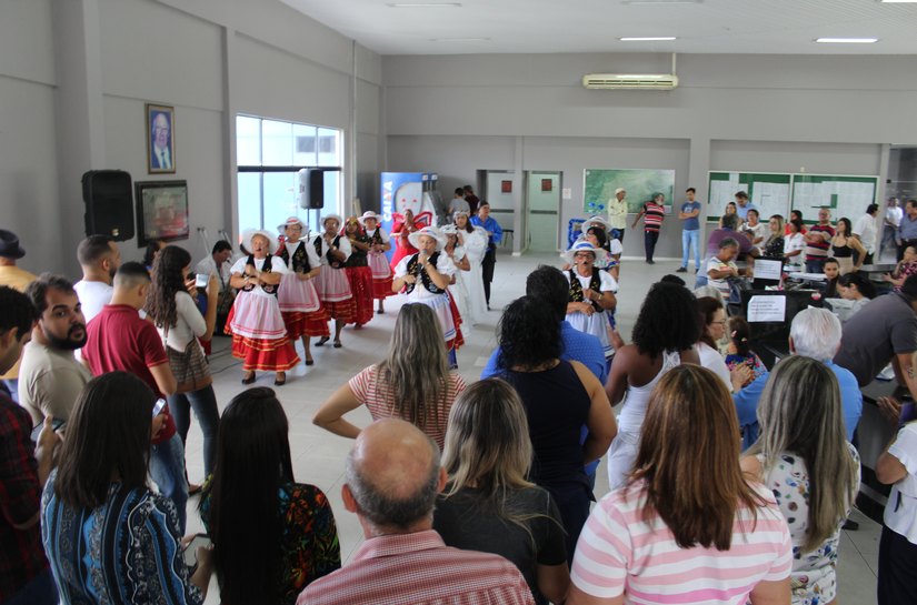 Pastoril da AAPIAR realiza apresentação natalina e emociona servidores municipais