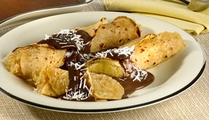 Panqueca de chocolate com abacaxi 