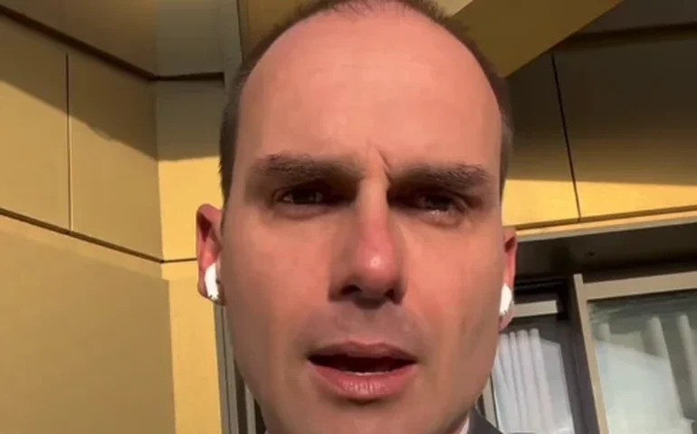 PF afasta Eduardo Bolsonaro do cargo de escrivão por ausência no trabalho