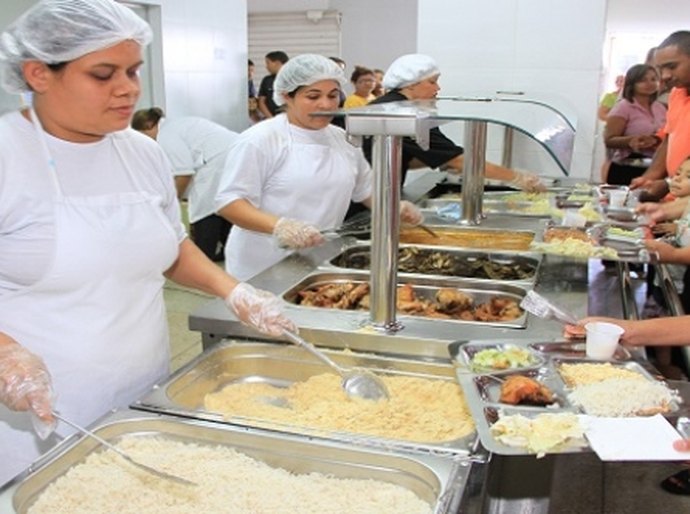 Governo inicia estudo para implantar novos restaurantes populares em Maceió