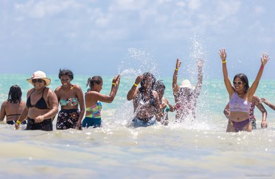 Quilombolas realizam sonho de conhecer o mar em ação apoiada pela Prefeitura