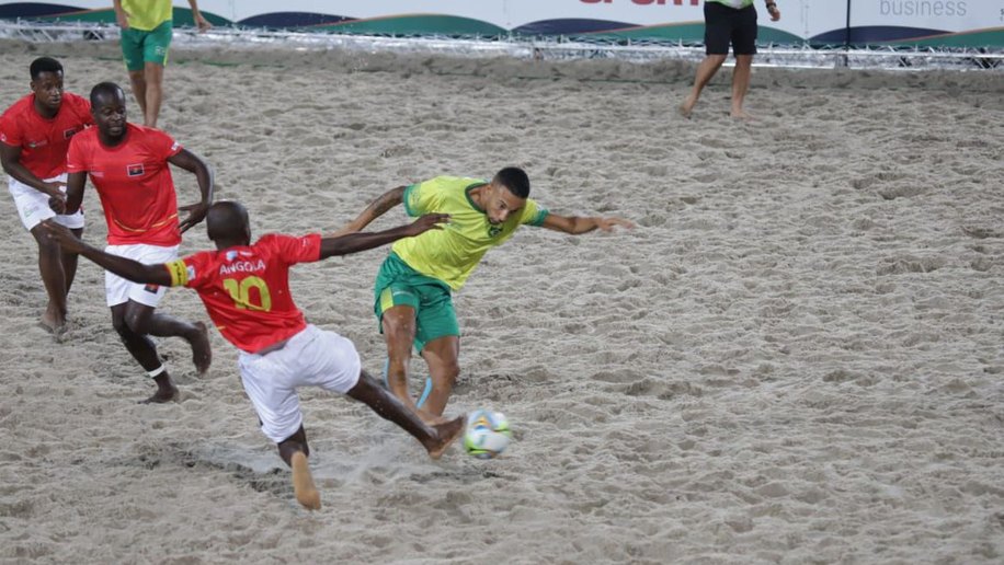 Brasil vai em busca da final do Mundial de Futebol de Areia Raiz
