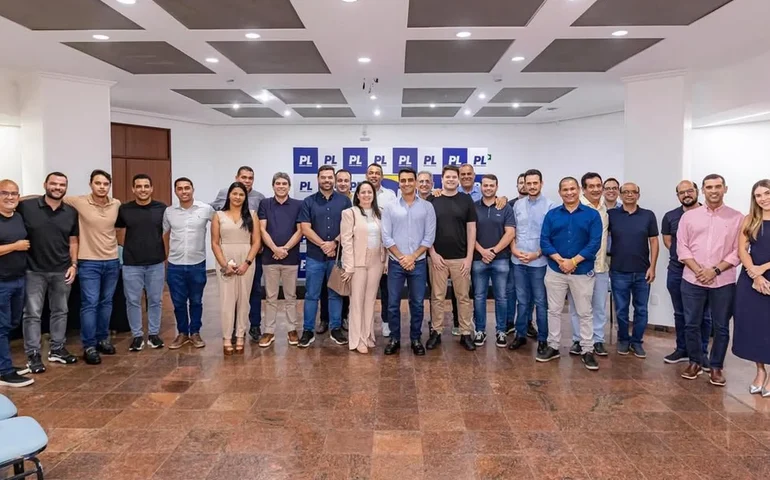 Reunião entre JHC e vereadores do PL é 'sinal de alerta' para disputa eleitoral