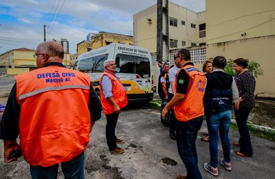 Governo federal libera recursos para famílias do Pinheiro 