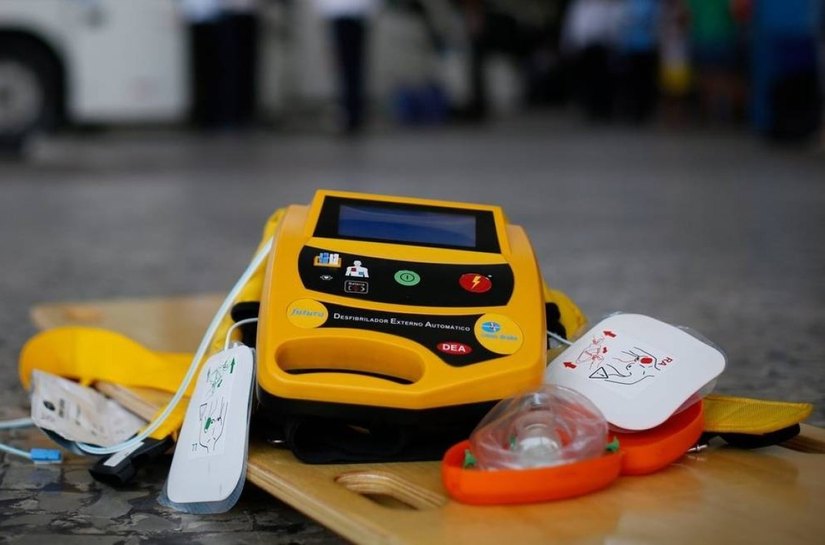 ALE discute em 2º turno projeto que obriga instalação de desfibriladores em locais de grande circulação