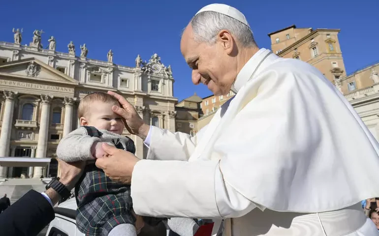 Papa pede proteção a inocentes e chama situação em Ormuz de 'caótica'