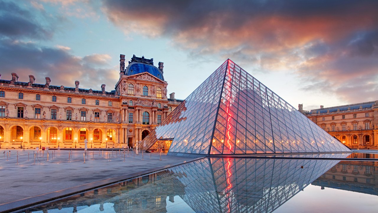 Roubo no Louvre: O que se sabe até agora sobre os suspeitos detidos pelas autoridades francesas