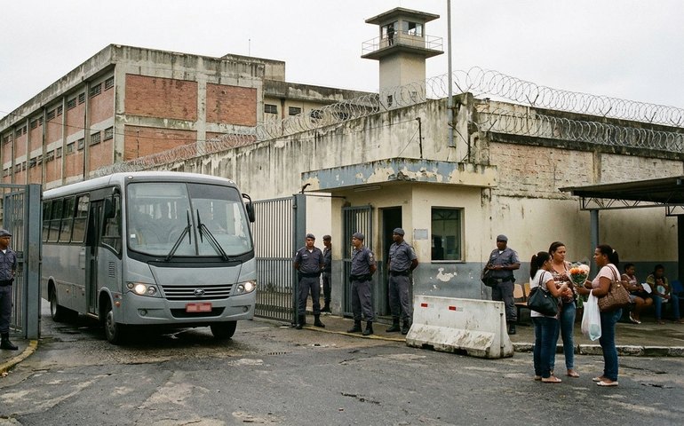 Após saída temporária do Dia das Mães, 117 presos não retornam ao sistema prisional do Rio
