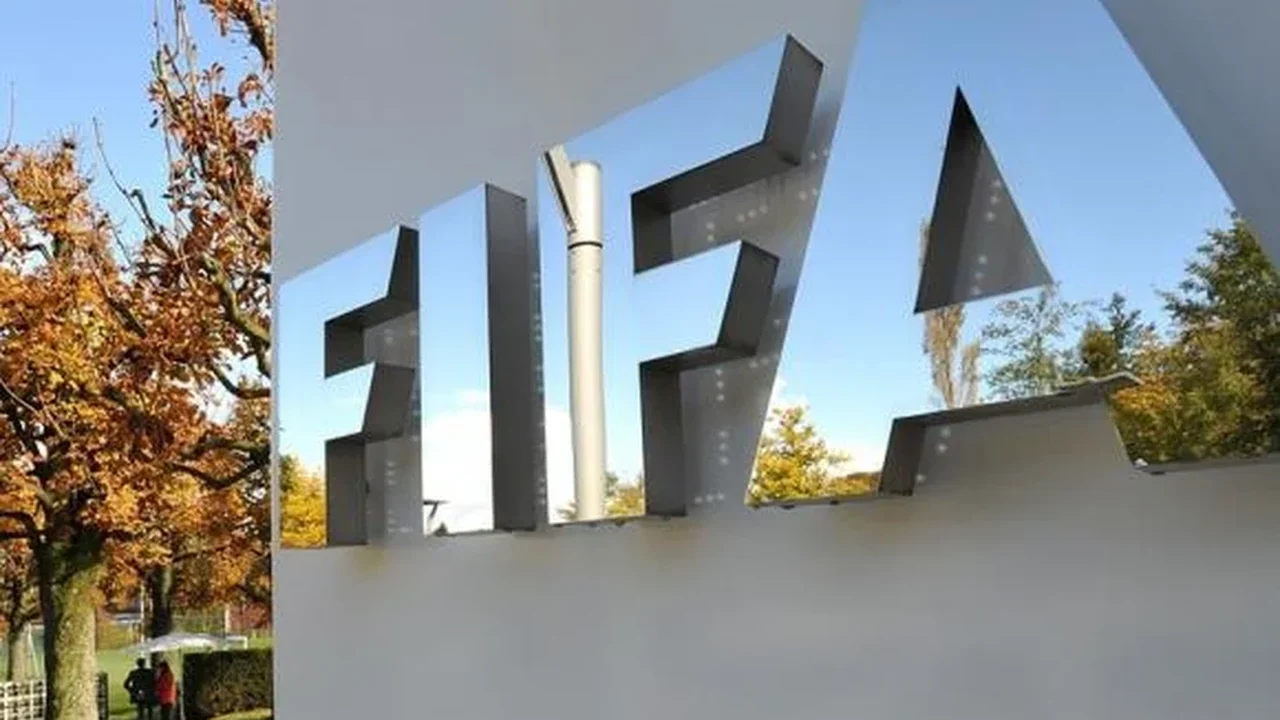 Fifa anuncia punições a envolvidos em confusão na final da Copa do Mundo; Paredes pega 10 jogos de suspensão