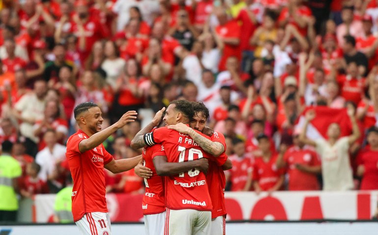 Internacional arrasa e humilha o Santos com a maior goleada do Brasileirão: 7 a 1