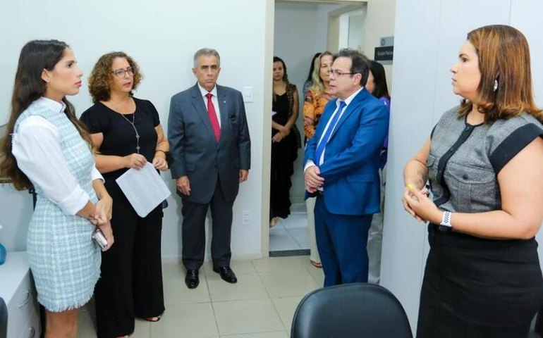 Secretaria da Primeira Infância visita Crad e Casa da Mulher Alagoana