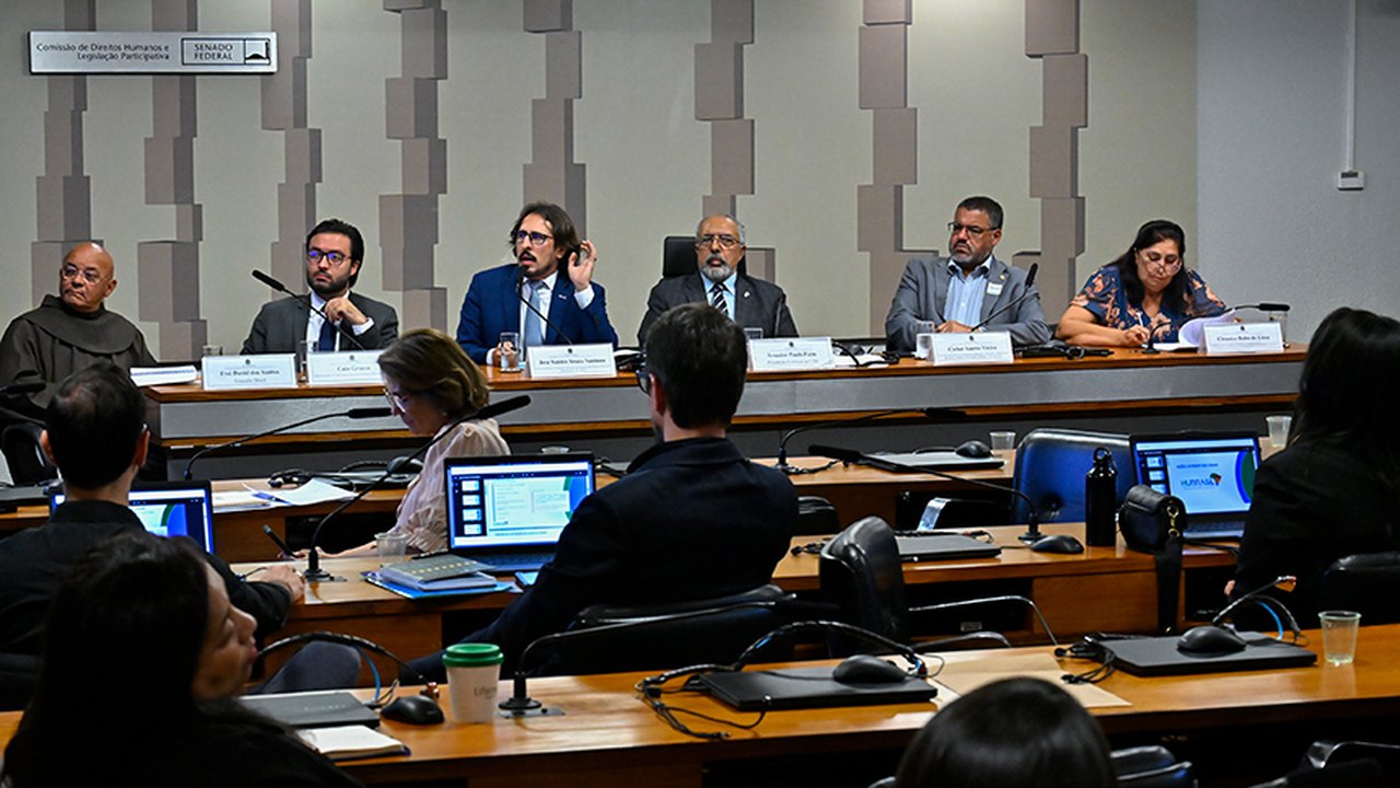 Cotas em residência médica dividem opiniões em debate na CDH