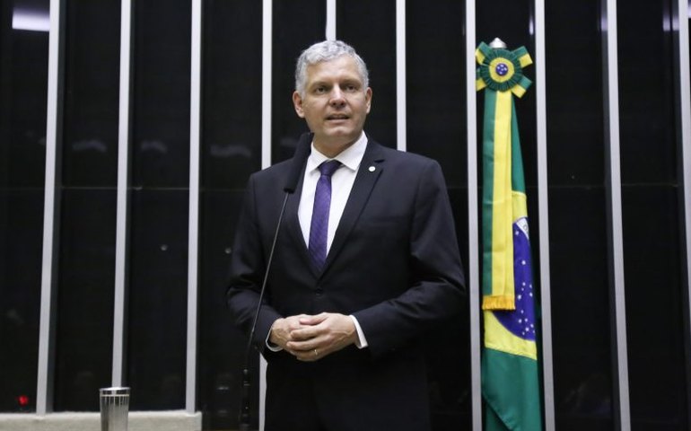 Comissão aprova exame de habilitação para futuros médicos veterinários