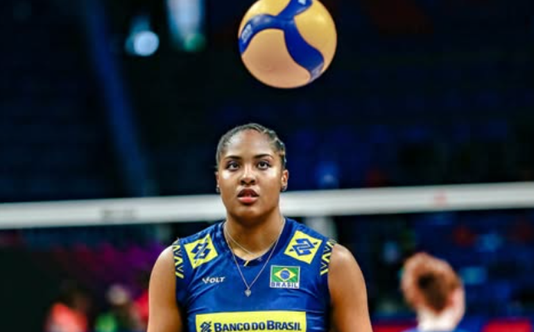 Ana Cristina tem lesão no joelho detectada e preocupa para finais da Liga das Nações de Vôlei