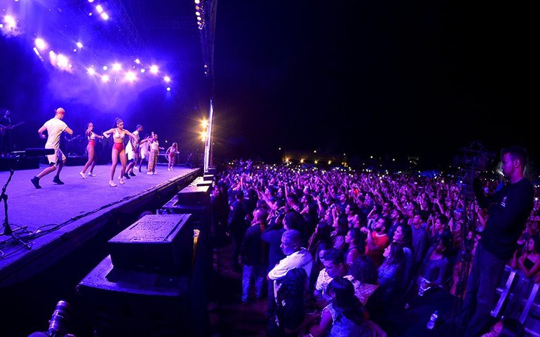 Transferência de R$ 3 bi da Lei Aldir Blanc para estados e municípios é confirmada