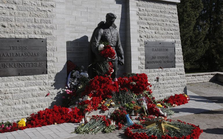 Comissão Europeia não pode punir líderes por participarem do desfile de 9 de maio em Moscou