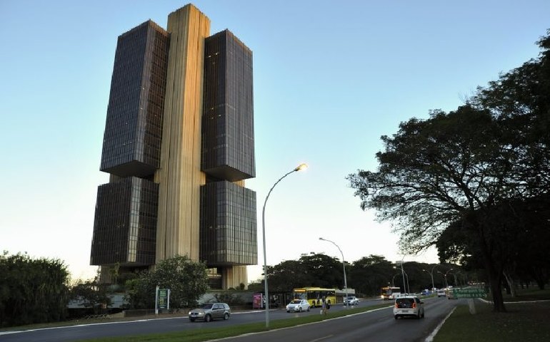 Curva dos juros inclina em meio a nomes para BC e alta dos juros dos Treasuries