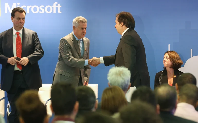 Microsoft registra maior lucro em vendas em seis trimestres