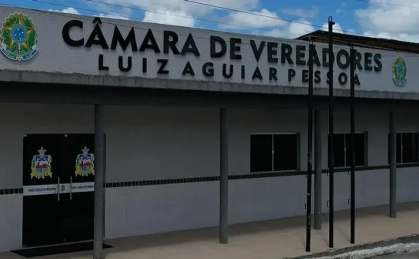 Vereador é acusado de colidir com carro de empresa de água e ameaçar funcionários em Joaquim Gomes