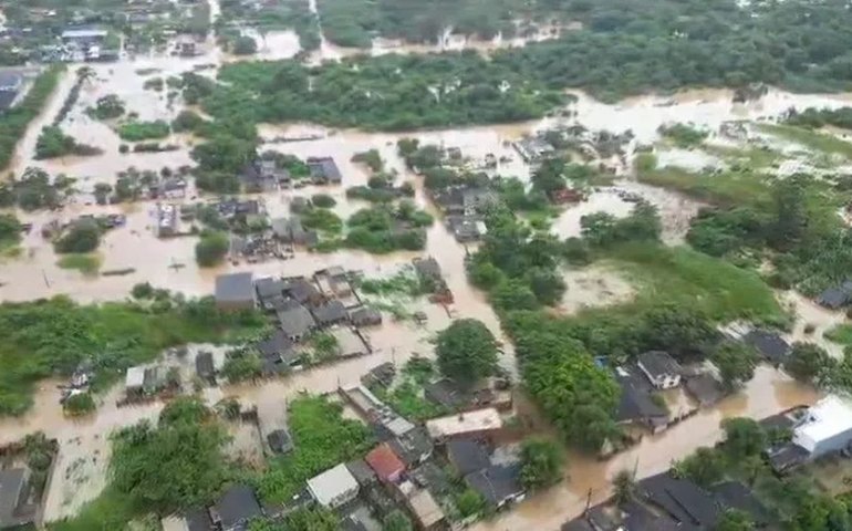 Nível das águas de inundações cai 70% em Peruíbe