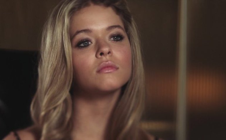 Atriz fala de personagem sexualizada aos 12 anos de idade e de como sofreu ao engordar 34 kg na TV 