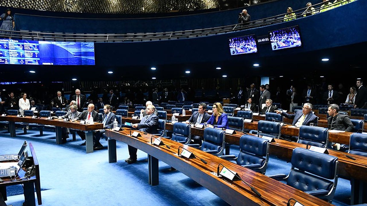 Plenário aprova urgência para projeto sobre certificação digital