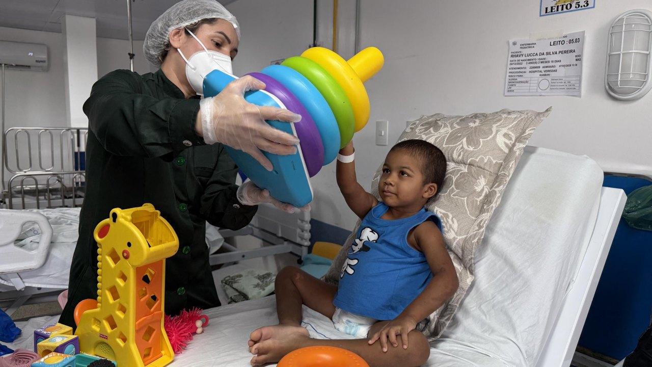 Criança de 3 anos que sofreu acidente de moto e estava sem capacete sobrevive após assistência no HGE
