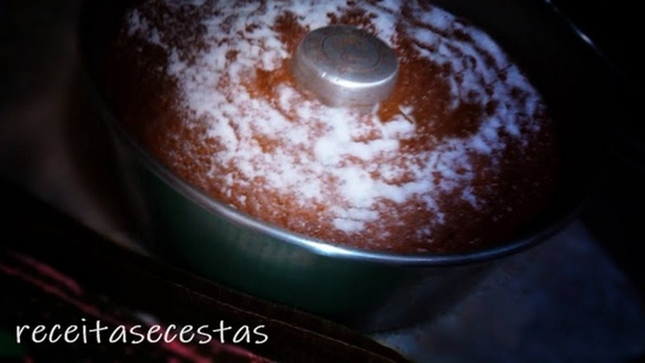 Bolo Rústico de Mel com Frutas