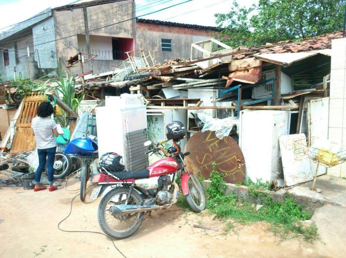Slum registra novo caso de acumulador de lixo em Maceió