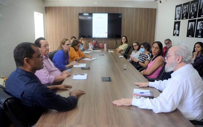 Grupo Técnico Científico da Sesau discute medidas para o período de sazonalidade da dengue