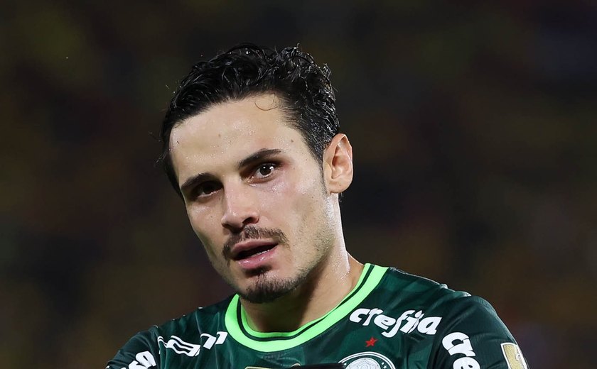 Veiga revela ter jogado no 'sacrifício' e comemora retorno sem dores no Palmeiras