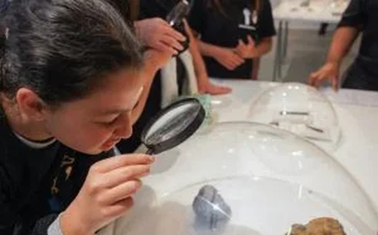 Ciência no cotidiano: Prêmio Renova convoca estudantes do ensino médio e técnico a explorar criatividade com metais