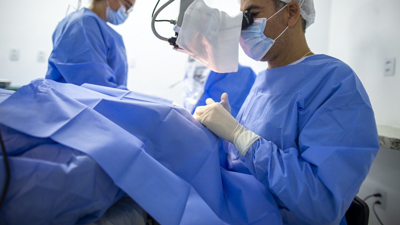 Cirurgia de catarata devolve autonomia e qualidade de vida a pacientes atendidos pelo Olhar da Gente