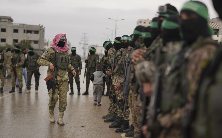 Israel assassina 112 palestinos em Gaza, incluindo mulheres e crianças, reporta mídia