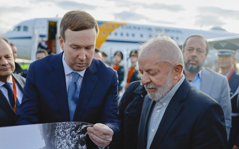 'Define a vitória contra o nazismo': Lula chega a Rússia para comemorar o Dia da Vitória