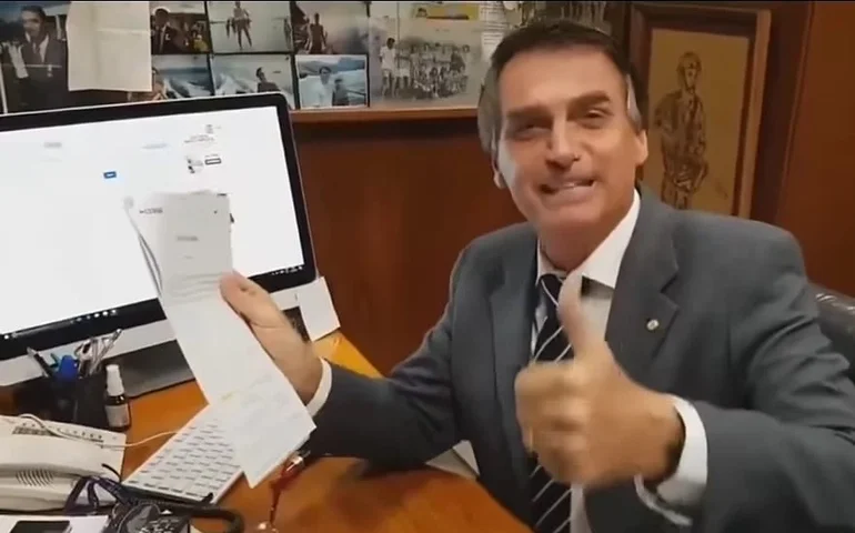 Alexandre de Moraes determina transferência de Bolsonaro para a Papudinha, em Brasília