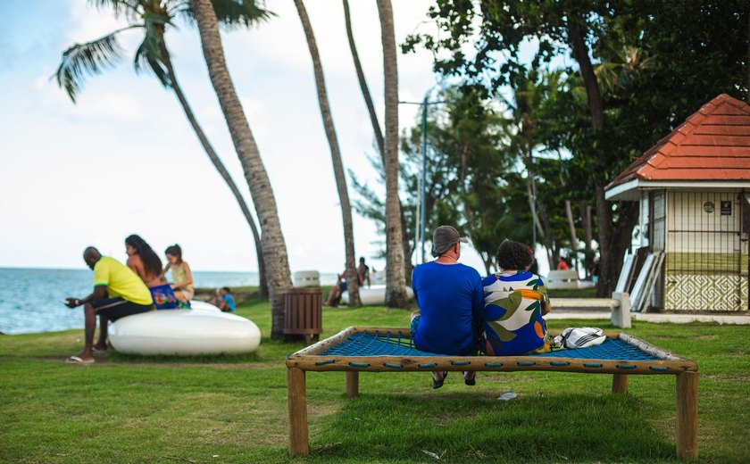 Áreas de convivência na orla encantam e atraem maceioenses e turistas