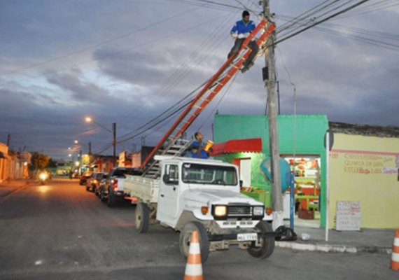 Prefeitura de Arapiraca troca mais de 3 mil lâmpadas