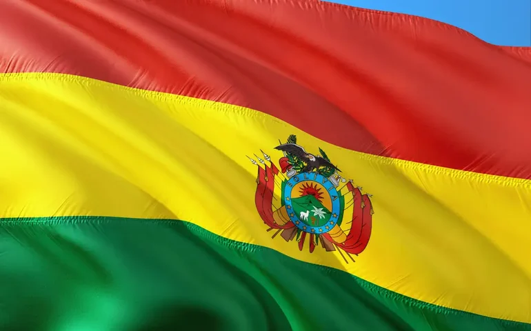 Bolívia assina acordo com consórcio chinês para extração direta de lítio no Salar de Uyuni