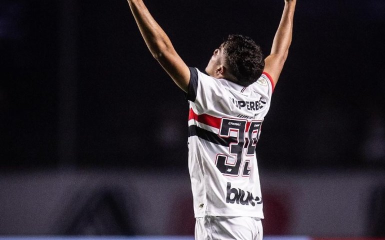 Autor de gol contra Vitória, jovem William Gomes renova com São Paulo até o fim de 2028