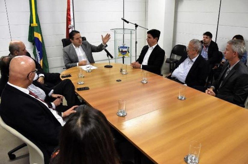 Técnicos da SMTT vistoriam condições de ônibus urbanos em Maceió
