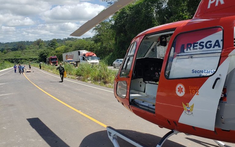 Samu Aeromédico resgata na BR-101 três vítimas de acidente com caminhão
