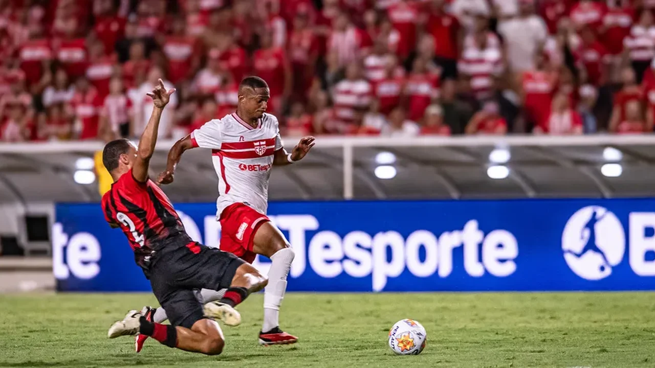 CRB e Vitória duelam no Rei Pelé em busca da primeira vitória na Copa do Nordeste
