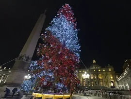 Pela 1ª vez, mulher lidera cerimônia da árvore de Natal no Vaticano