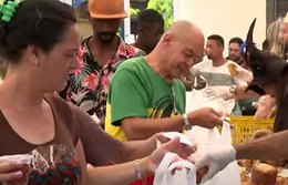 Solidariedade em SP: café da manhã para quem vive na rua