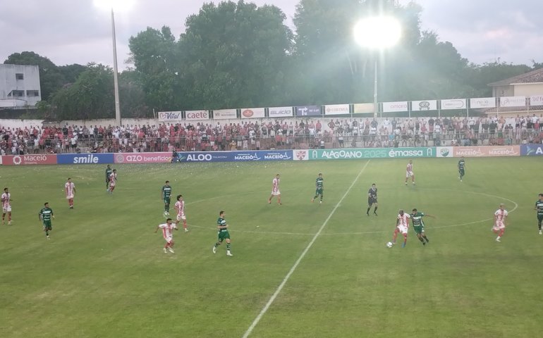 Coruripe empata com o Penedense e se mantêm na zona de classificação do Alagoano